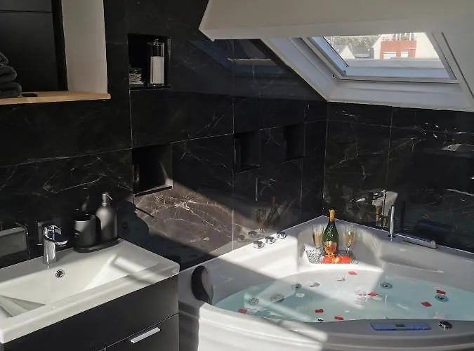 La Nuit De Leandre * Rouen