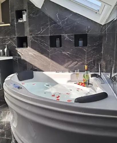 La Nuit De Leandre Apartment